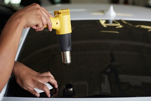 Auto Window Tinting – How Does It Work?